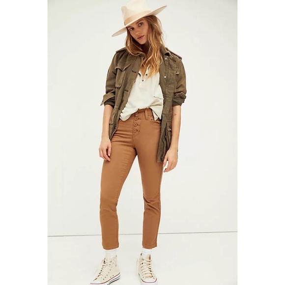 Levi’s 724™ HIGH-WAISTED CROP Pants - Picture 8 of 8